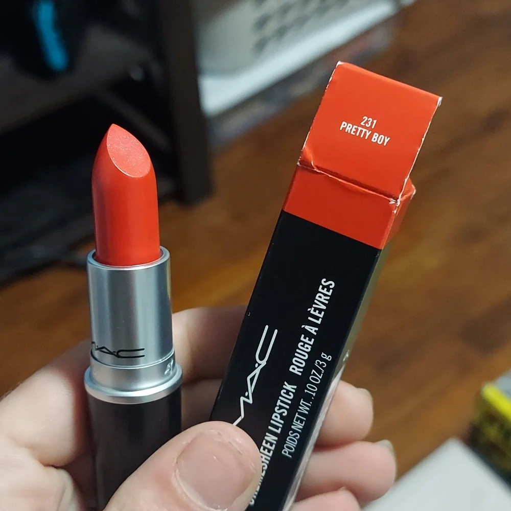 🍒💥Host Pick! Mac Pretty Boy Lipstick BNIB